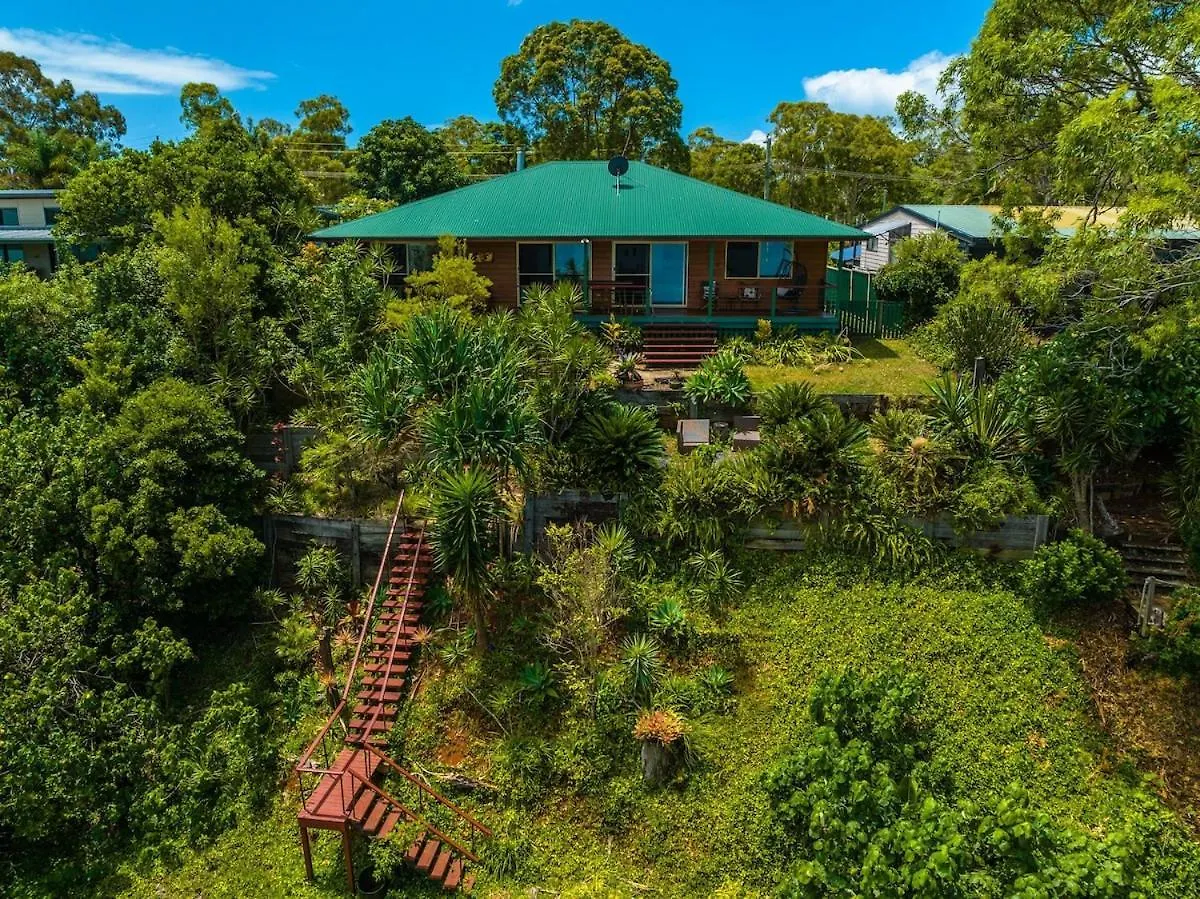 Holiday home Due South Waterfront Home Macleay Island